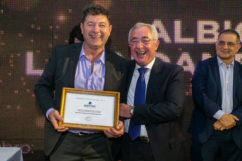 Entrega del diploma Empresa Destacada 2019 de ASINMET a Albion