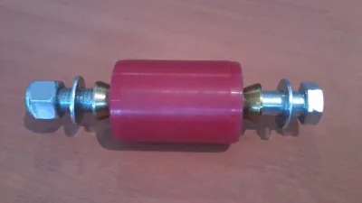 Conjunto Buje Poliuretano c/Eje SAE c/par Conos y Tuerca W5/8 (16mm)