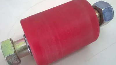 Conjunto Buje Poliuretano c/Eje SAE c/Tornillo W1 (25mm)